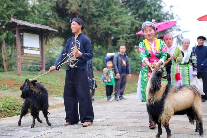 Nghỉ lễ 30/4-1/5: Trải nghiệm phiên chợ vùng cao độc đáo trong lòng Hà Nội