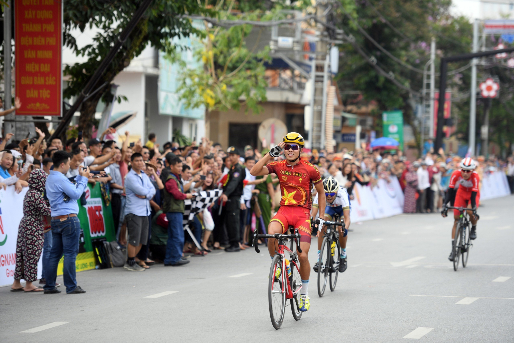 bao quan doi nhan dan to chuc cuoc dua xe dap ve dien bien phu 2024 hinh 3