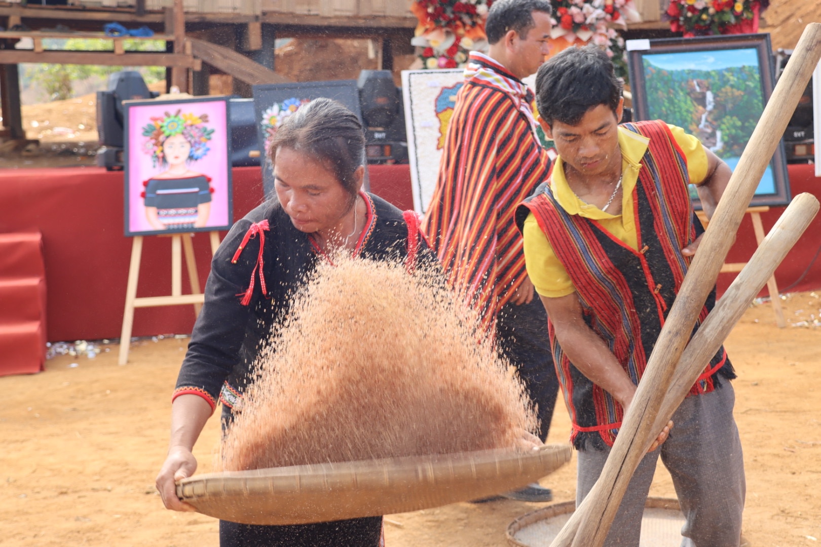 kon tum doc dao hoi thi gia gao ngon nhat the gioi o nui ngoc linh hung vi hinh 5