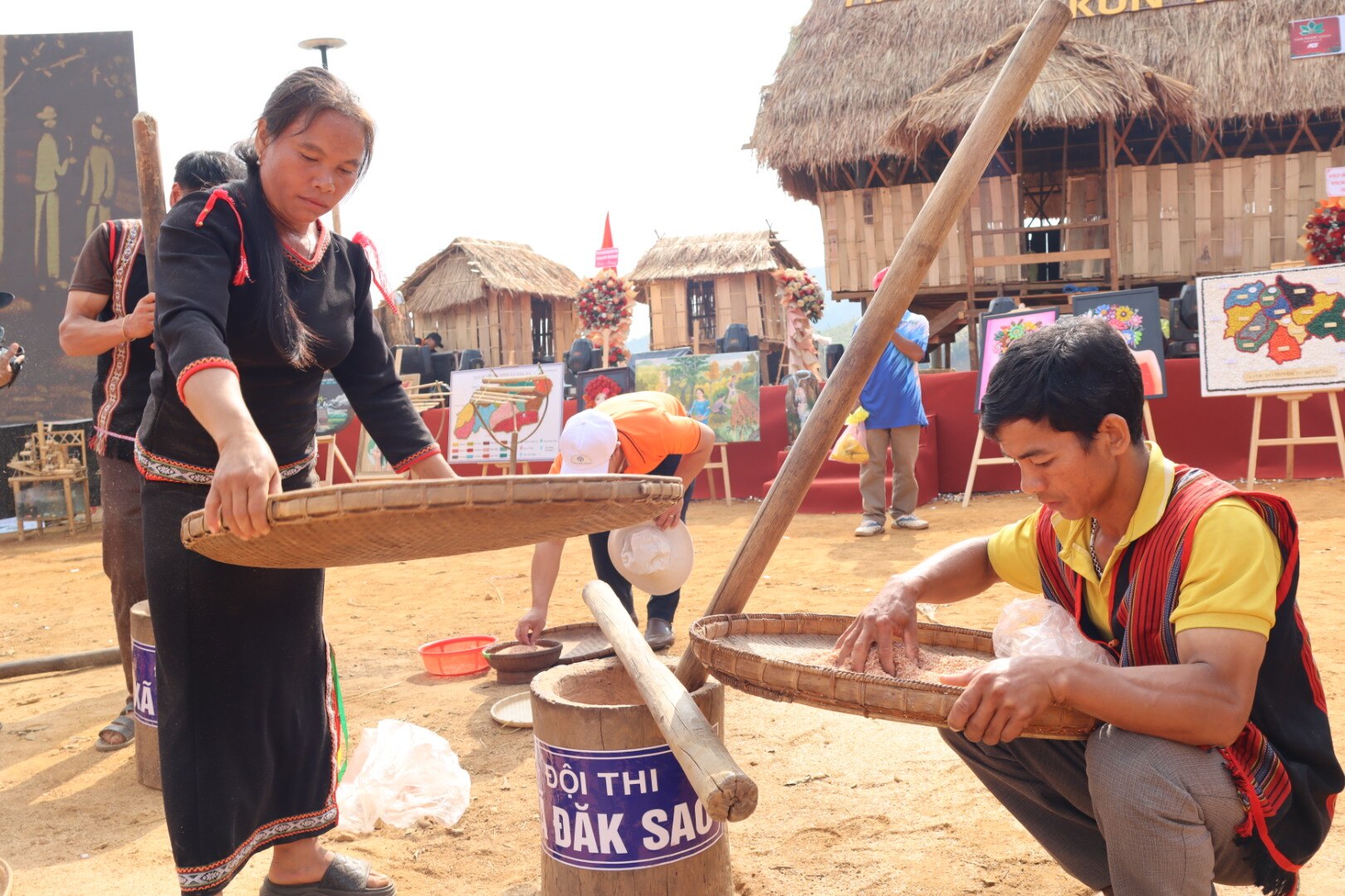 kon tum doc dao hoi thi gia gao ngon nhat the gioi o nui ngoc linh hung vi hinh 8