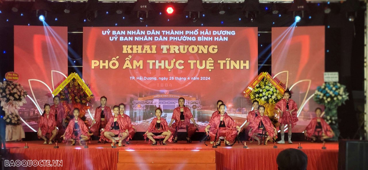 Tưng bừng khai trương phố ẩm thực đầu tiên ở Hải Dương