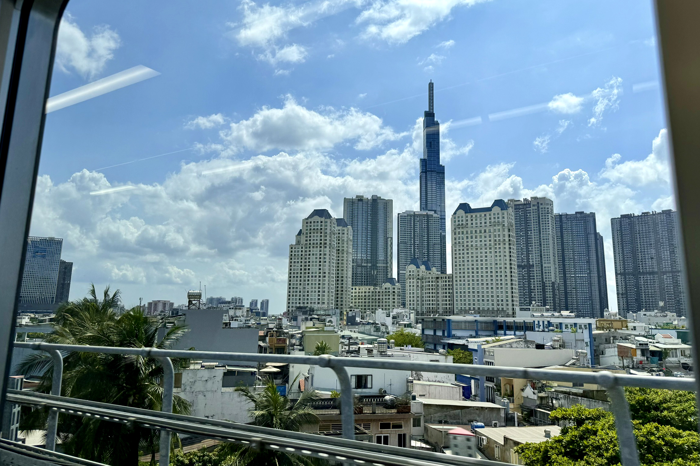 TP. Hồ Chí Minh:  Đoàn tàu Metro số 1 lần đầu chạy tự động, đón những vị khách đặc biệt -0