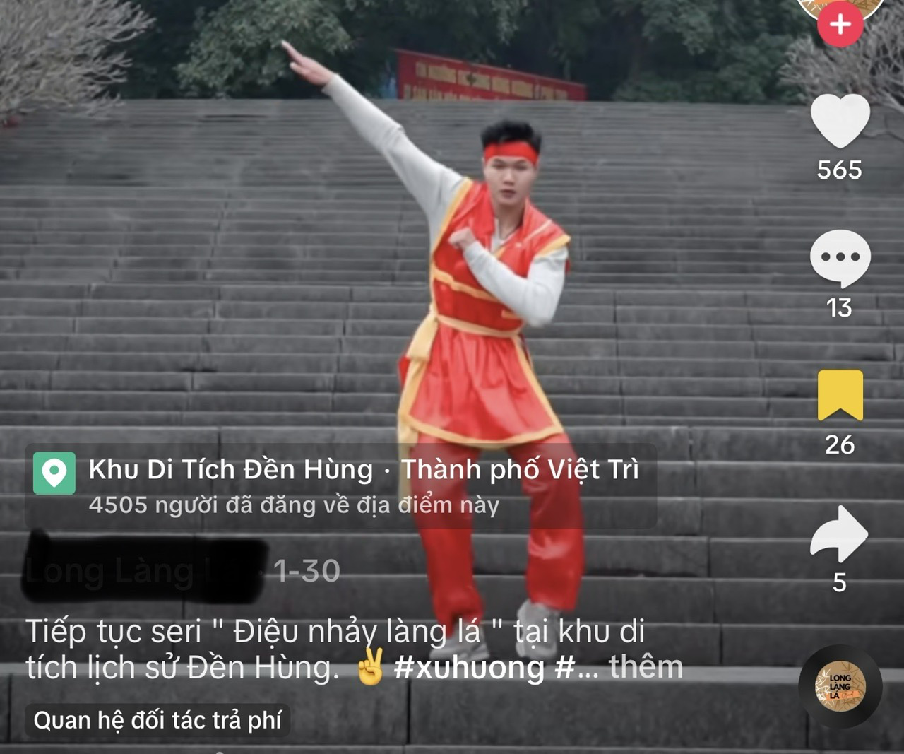 Không khó để bắt gặp những clip nhảy nhót trên TikTok được quay tại các khu di tích lịch sử thế này - Ảnh minh họa