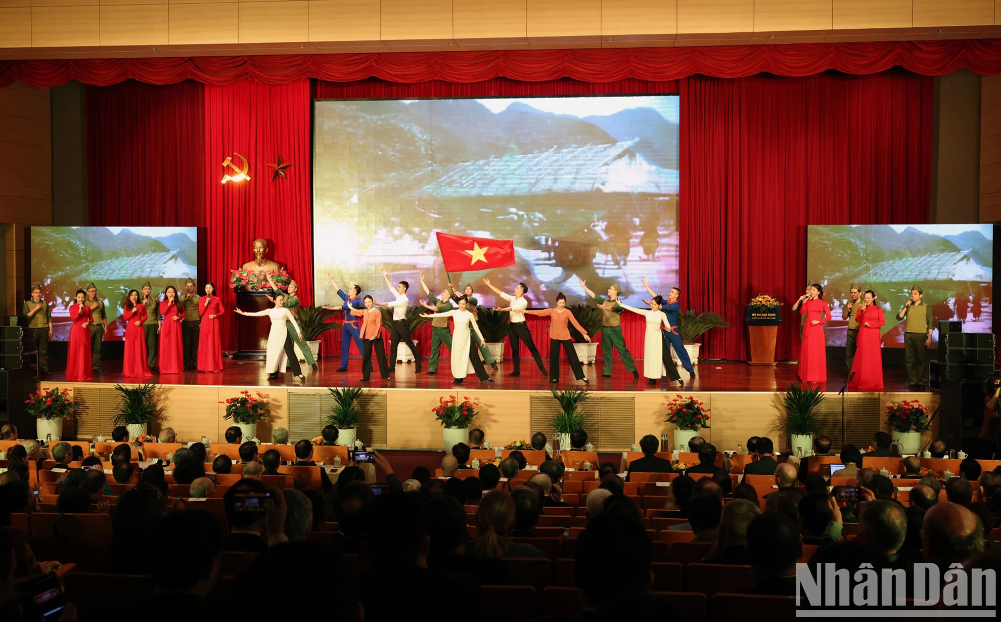 [Foto] 70º Aniversario de la Firma del Acuerdo de Ginebra sobre el Cese de Hostilidades en Vietnam foto 5