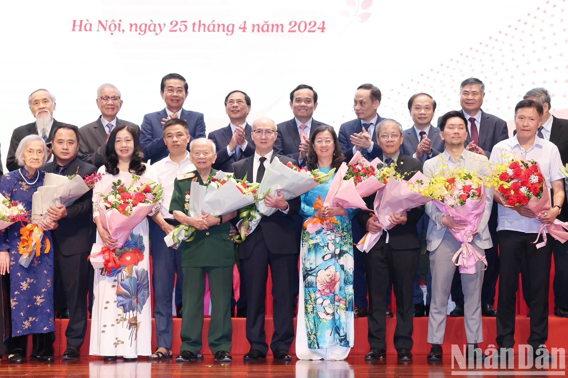 [Foto] 70º Aniversario de la Firma del Acuerdo de Ginebra sobre el Cese de Hostilidades en Vietnam Foto 8