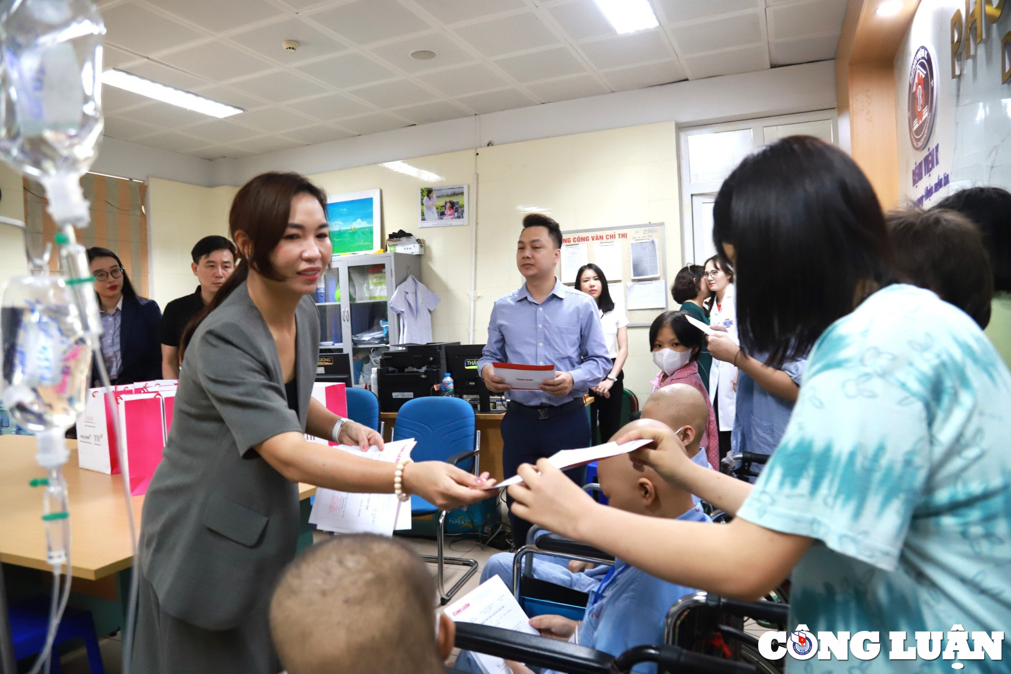 quy tu thien uoc mo xanh  bao nha bao cong luan dong hanh voi cac benh nhi ung thu hinh 3