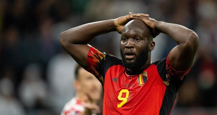 Romelu Lukaku có 6 bàn sau 10 trận ra sân ở 2 kỳ EURO. Tiền đạo người Bỉ vẫn có cơ hội nâng cao thành tích. Nếu không có biến cố bất ngờ trong một tháng tới, anh sẽ cùng đội tuyển Bỉ tham dự giải đấu tại Đức hè năm nay.