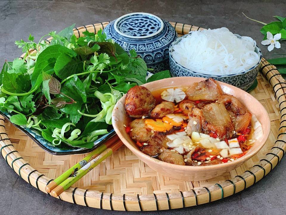 B&uacute;n chả mang nhiều n&eacute;t tinh hoa của ẩm thực Thủ đ&ocirc;. (Ảnh: Sưu tầm)