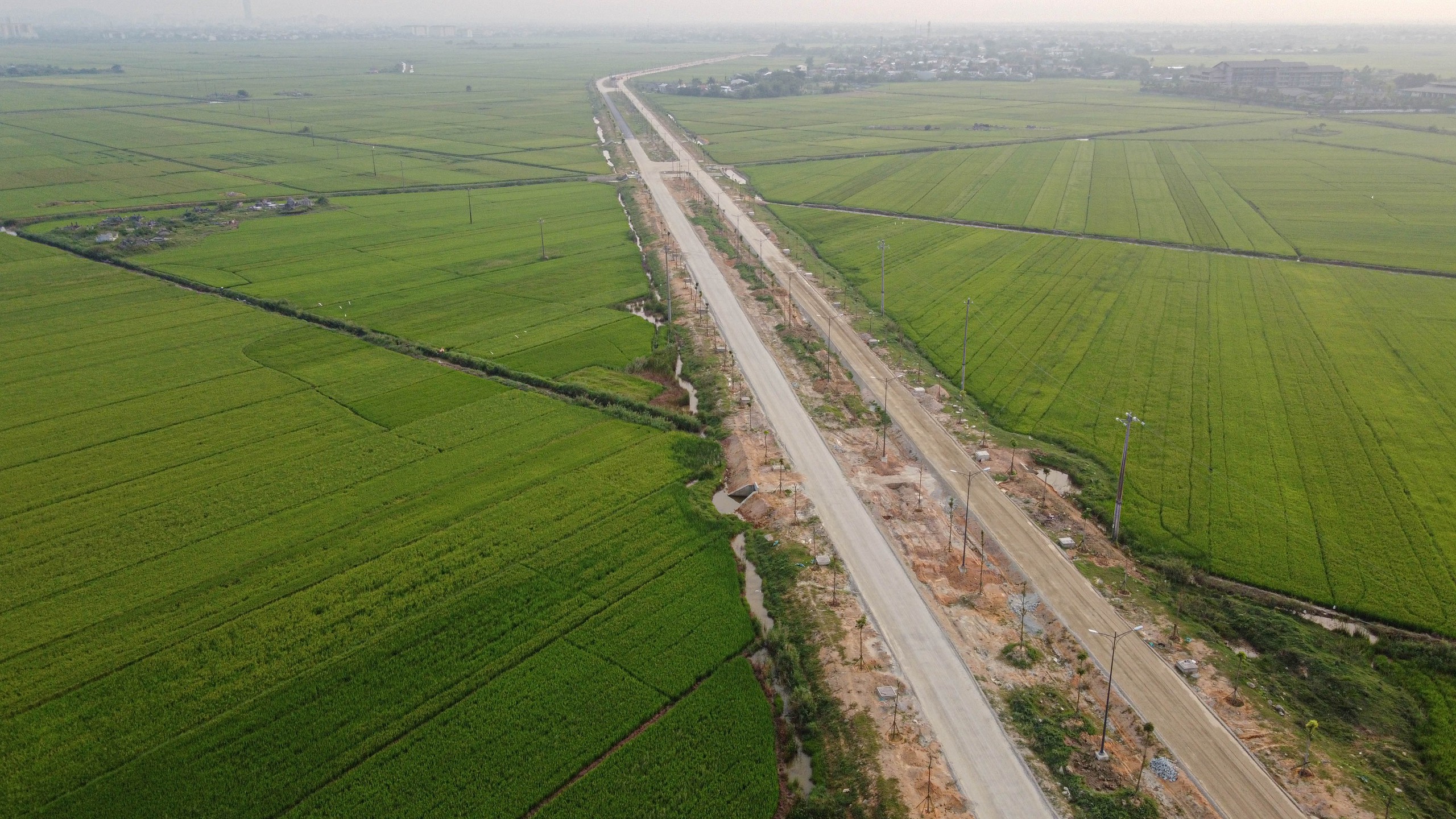 Dự án đường Tân Mỹ - Chợ Mai dài gần hơn 4 km, ngổn ngang sau 6 năm thi công