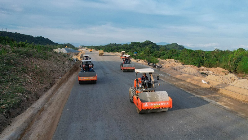 HHV thi công cao tốc Bắc- Nam, đoạn Quảng Ngãi - Hoài Nhơn.