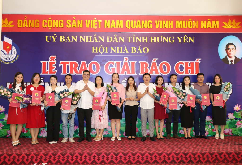 hung yen to chuc giai bao chi nguyen van linh lan thu vi nam 2024 hinh 1