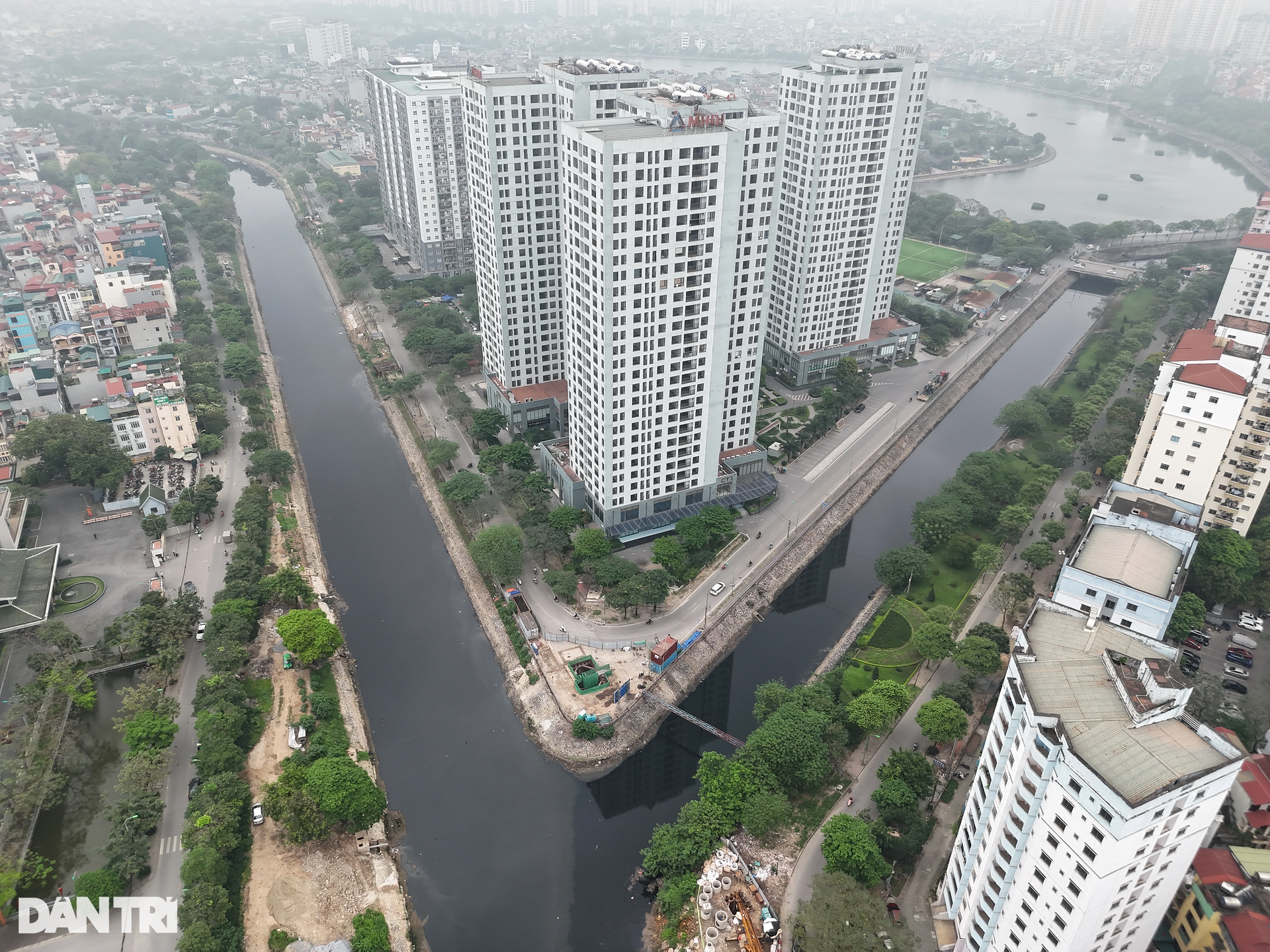 Khám phá tuyến cống ngầm 'khổng lồ' dưới lòng sông Tô Lịch ảnh 2