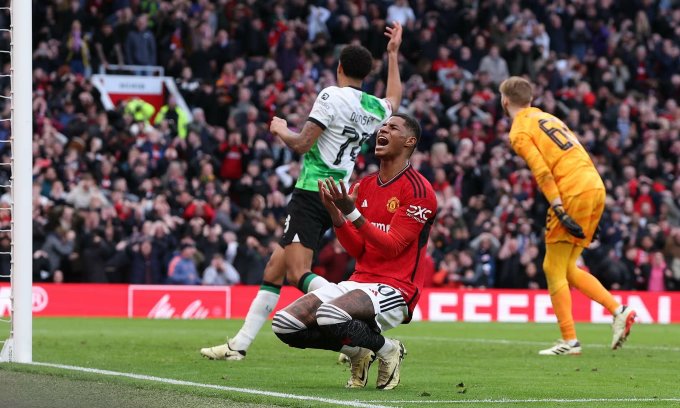 Tiền đạo Marcus Rashford hét lên khi bỏ lỡ cơ hội trong trận Man Utd thắng Liverpool 4-3 ở tứ kết Cup FA trên sân Old Trafford, thành phố Manchester, Anh, ngày 17/3/2024. Ảnh: Reuters