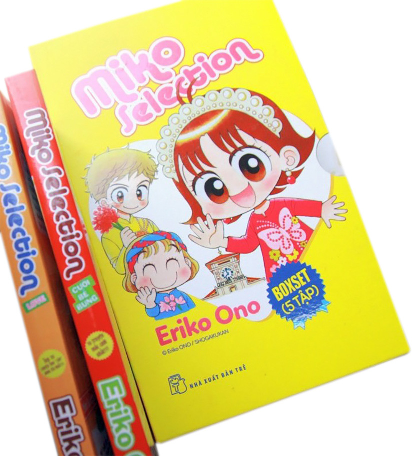 Boxset Nhóc Miko - cô bé nhí nhảnh với tranh Miko mặc áo dài trên nền chợ Bến Thành do tác giả vẽ riêng cho độc giả Việt Nam nhân chuyến thăm lần này