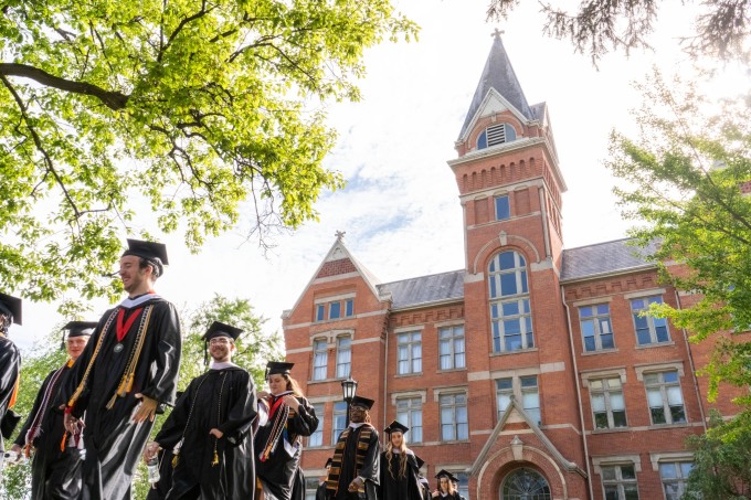 Sinh viên Đại học Heidelberg, một trong những đại học lâu đời nhất ở Đức trong lễ tốt nghiệp, năm 2023. Ảnh: Heidelberg University Fanpage