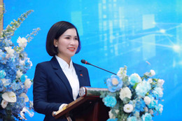 مسز Bui Thi Thanh Huong، NCB.jpg کے بورڈ آف ڈائریکٹرز کی چیئرمین