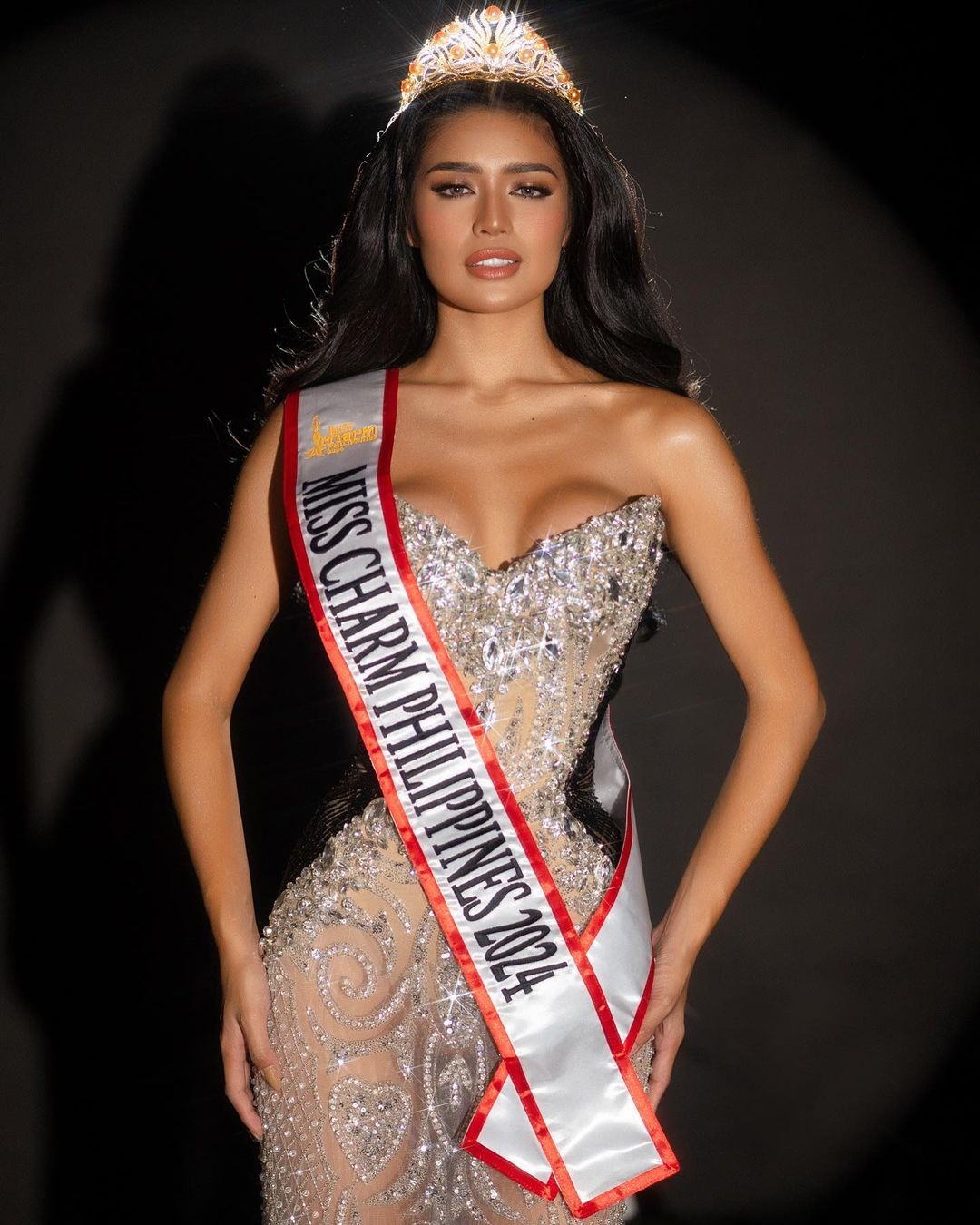 Nhan sắc người đẹp được dự đoán đăng quang Miss Charm 2024 ảnh 1