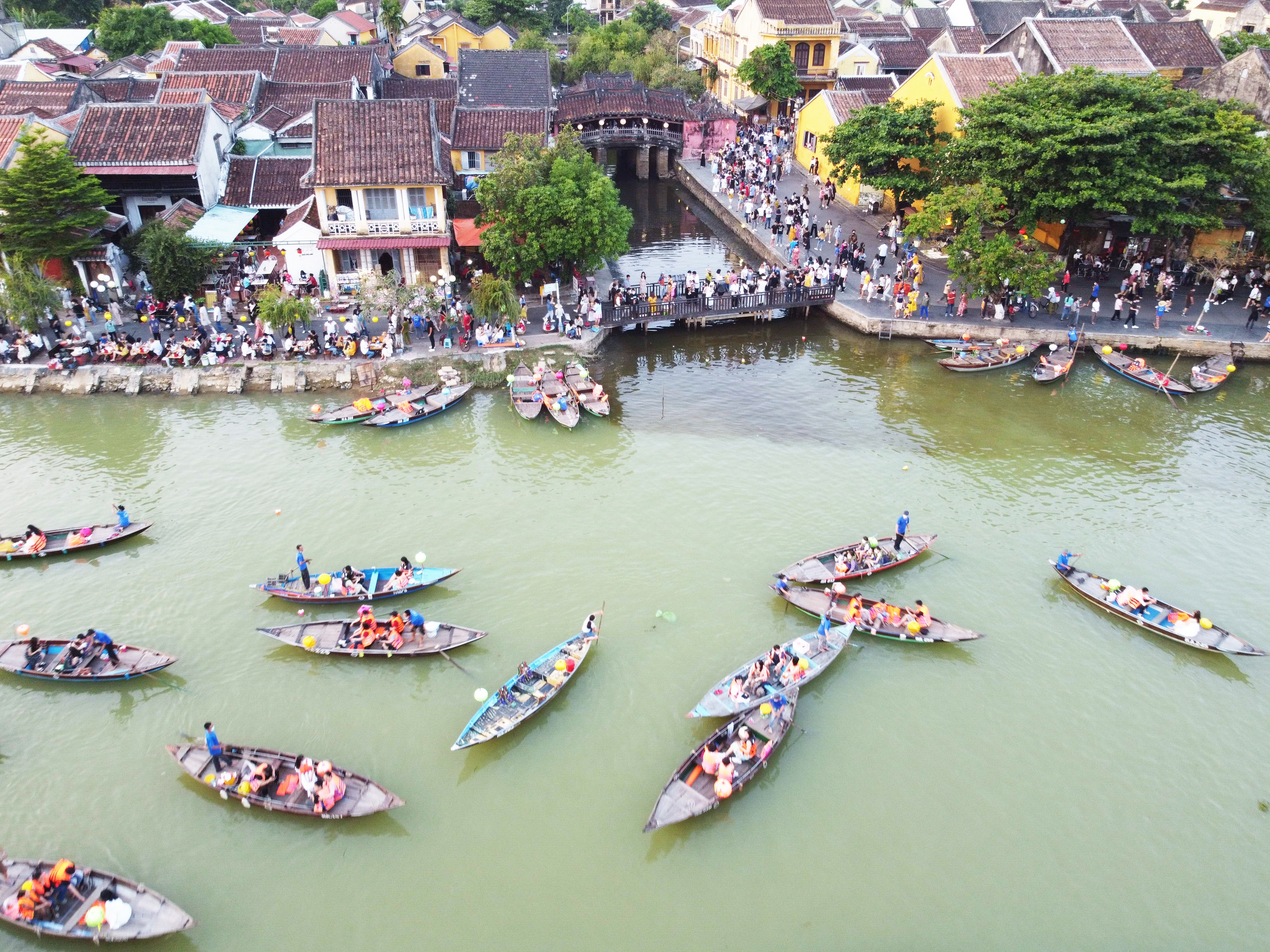 Tour gắn với biển được du khách chọn lựa hè này.  Trong ảnh: Tour tham quan các đảo ở quần đảo An Thới (Phú Quốc) ảnh: Hoàng Trung