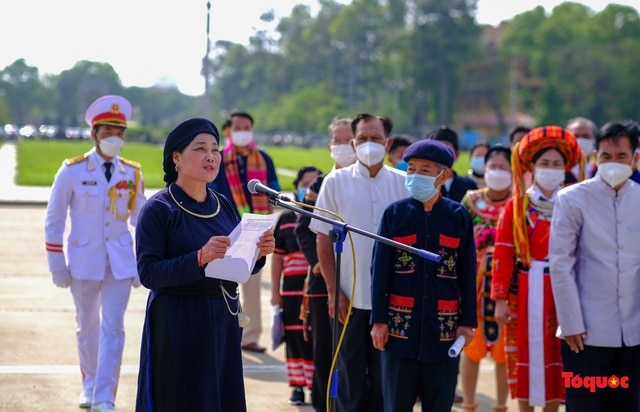 Tái hiện Lễ rước rể của dân tộc Ê Đê tỉnh Đắk Lắk trong Ngày Văn hóa các dân tộc Việt Nam 19/4  - Ảnh 1.