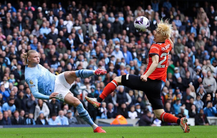 Man City hoàn toàn áp đảo đối thủ. (Ảnh: Getty Images)