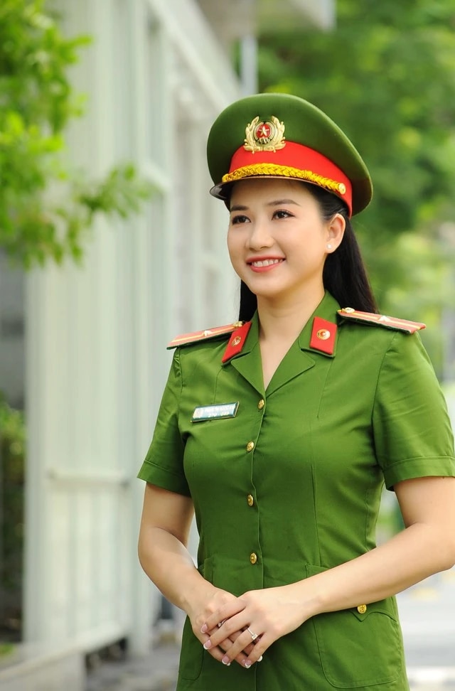 Nữ đại úy xinh đẹp là 'Gương mặt trẻ công an thành phố tiêu biểu'