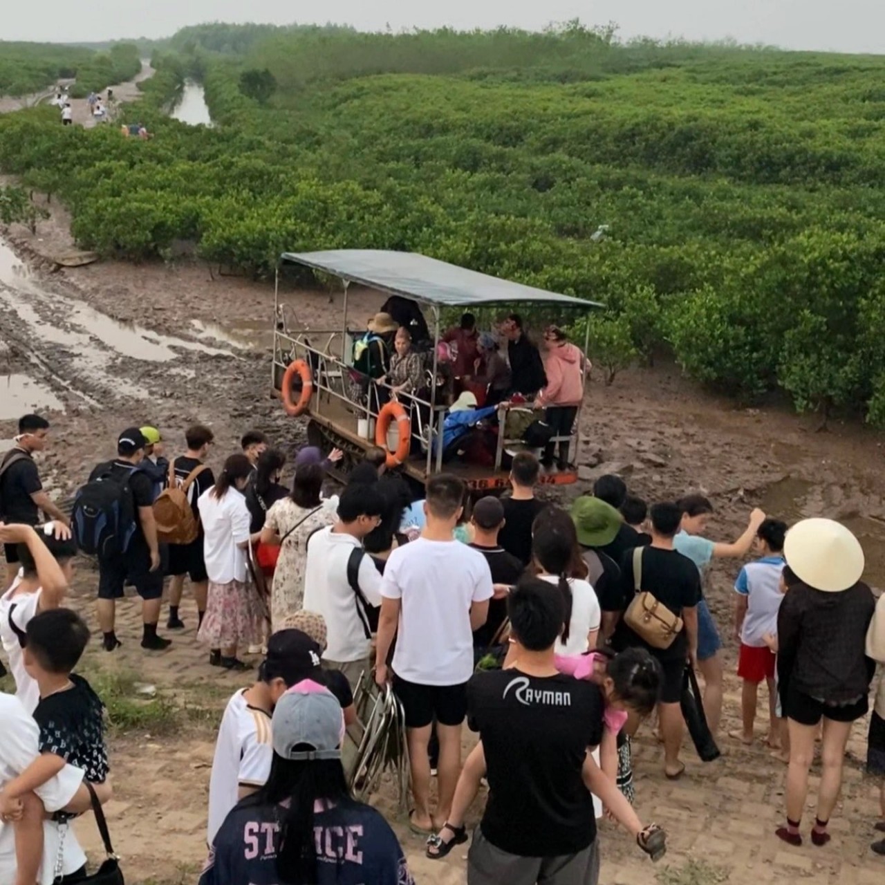 Cảnh báo nguy hiểm khi đến ‘biển vô cực’ ở Thái Bình