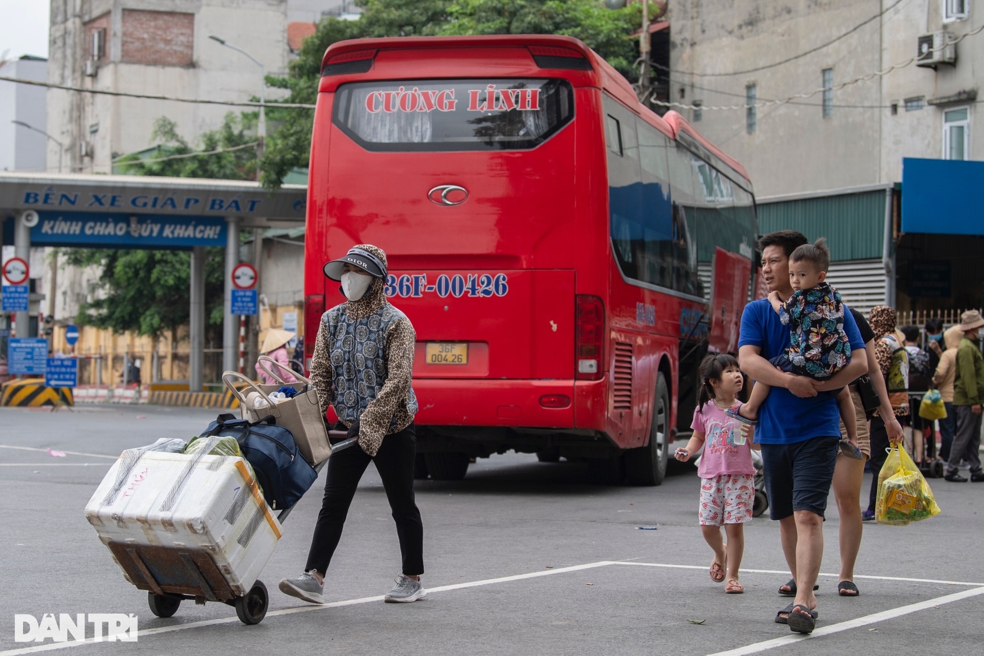 Nhiều tài xế bất ngờ trong ngày trở lại Hà Nội sau nghỉ lễ 30/4-1/5 - 3