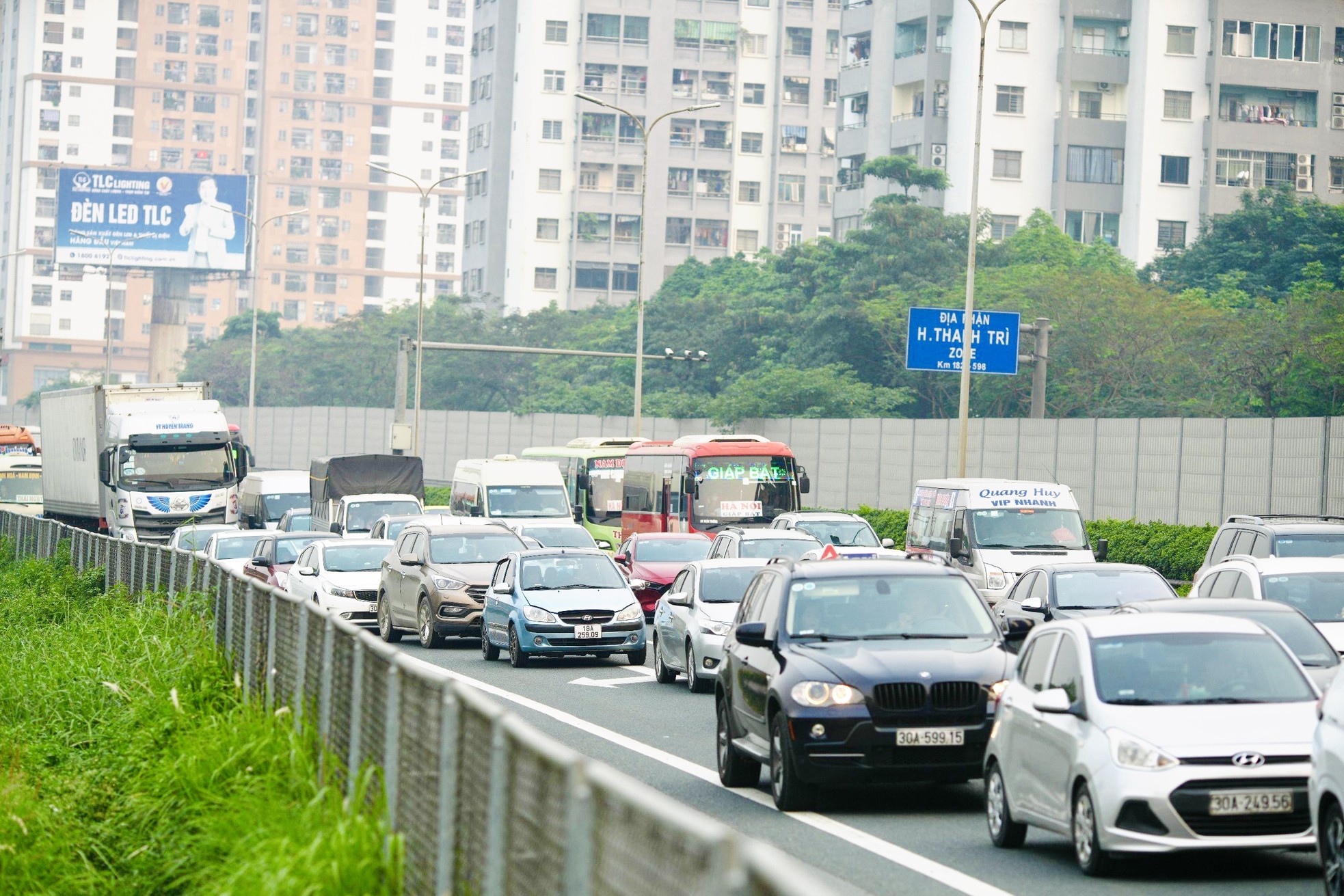 Chưa hết kỳ nghỉ lễ, cao tốc hướng về Hà Nội ùn ứ kéo dài ảnh 10