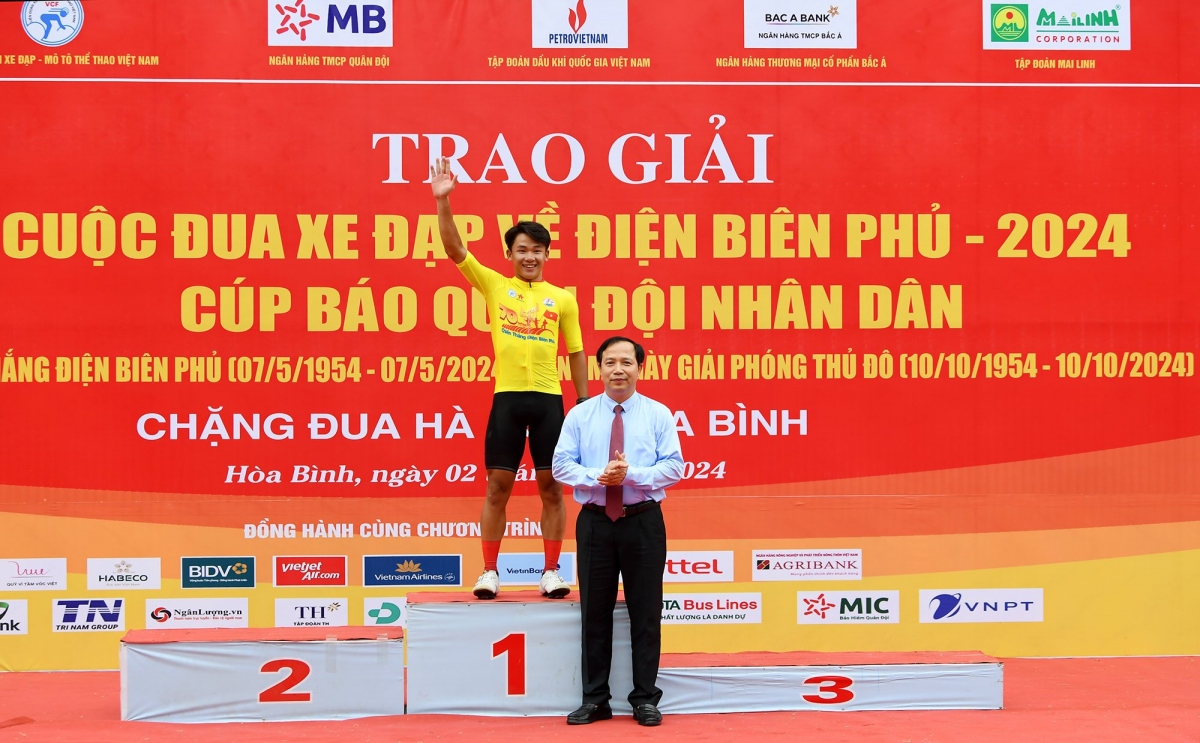 cuoc dua xe dap ve Dien bien phu 2024 pham le xuan loc lap ky luc chua tung co hinh anh 2