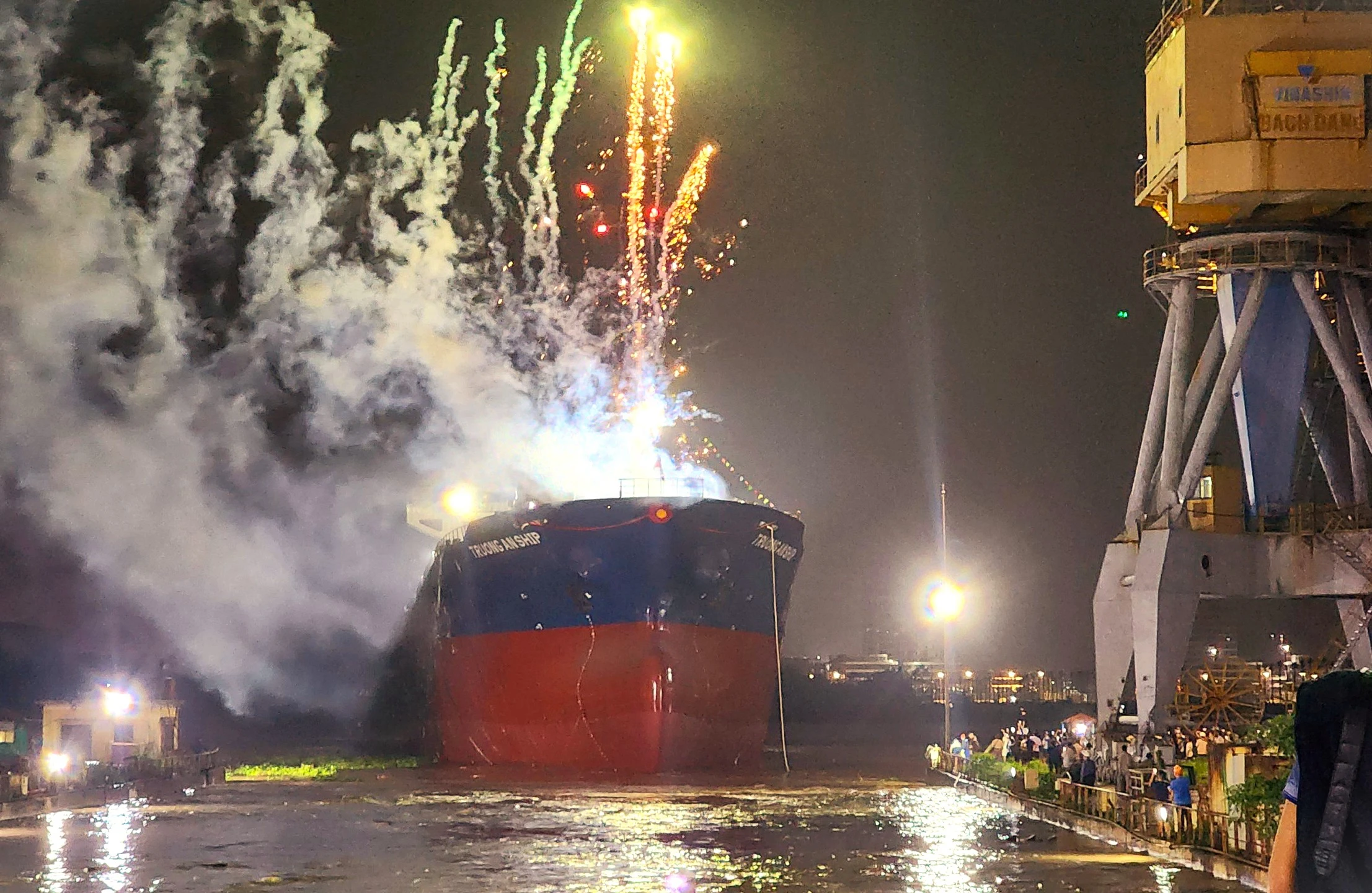 Công ty Đóng tàu Bạch Đằng hạ thủy tàu hàng 17.500DWT khai thác viễn dương- Ảnh 2.