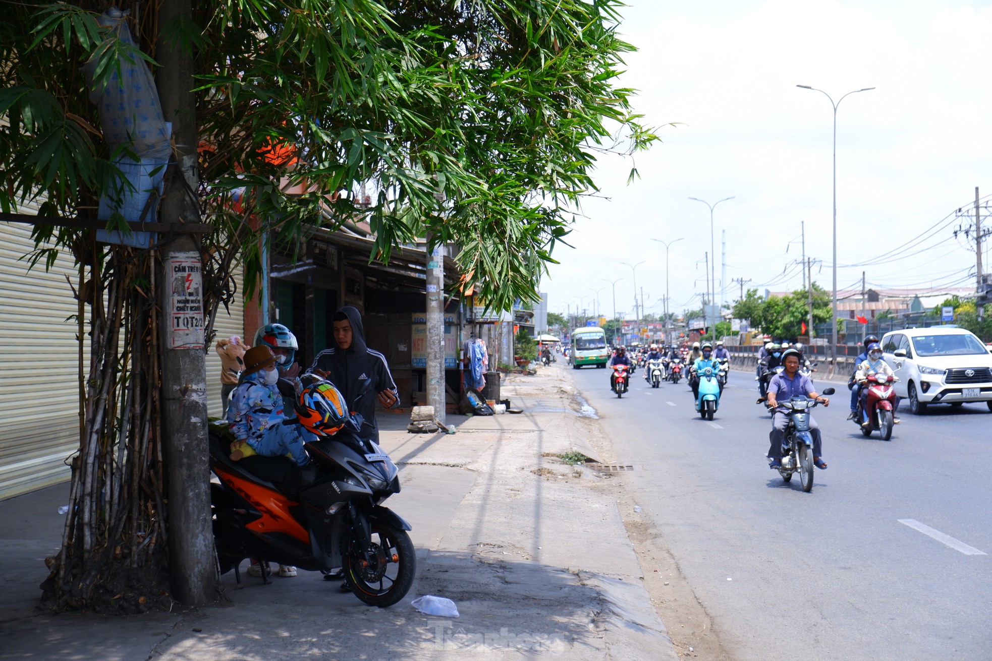 'Mướt mồ hôi’ trở lại TPHCM sau nghỉ lễ ảnh 8