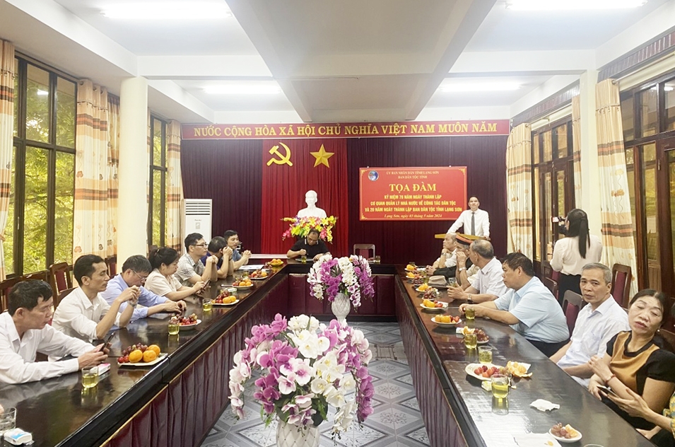 Các đại biểu tham dự Tọa đàm