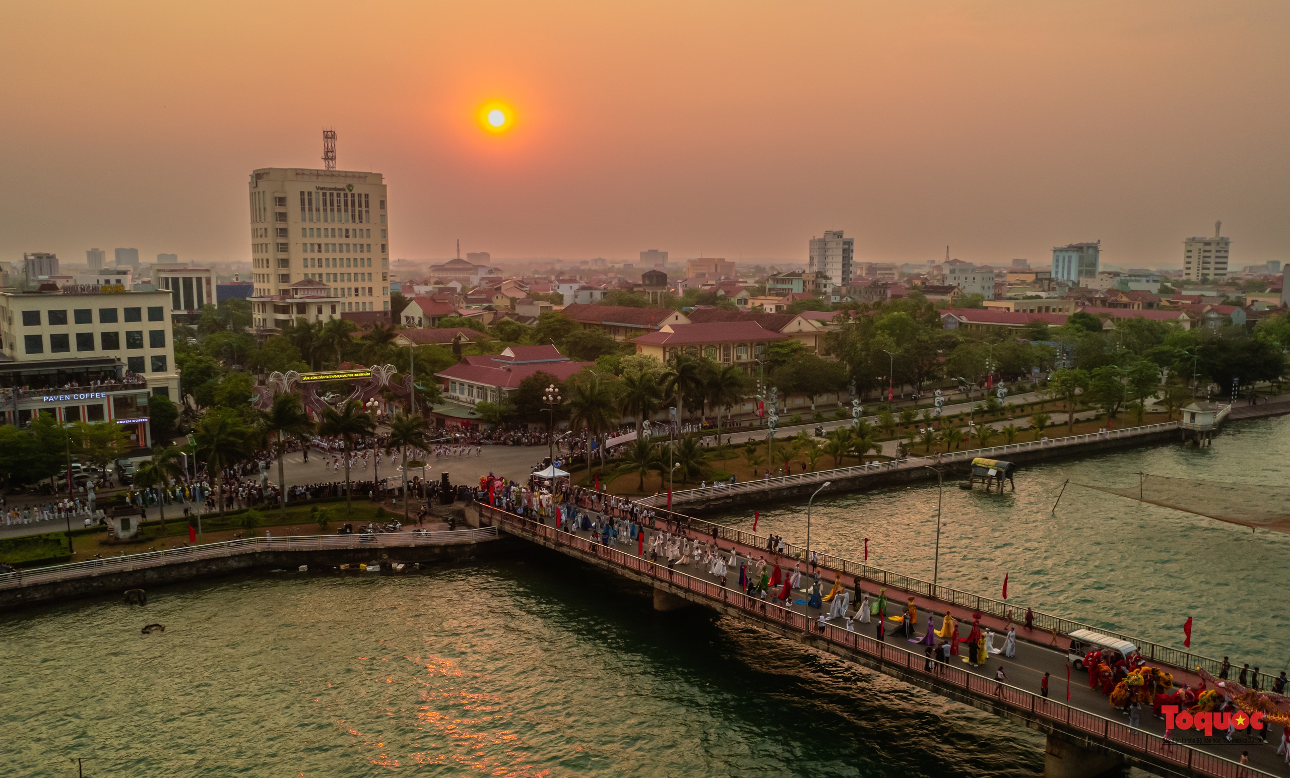 Quảng Bình: Đa sắc màu văn hóa ở lễ hội đường phố - Ảnh 12.