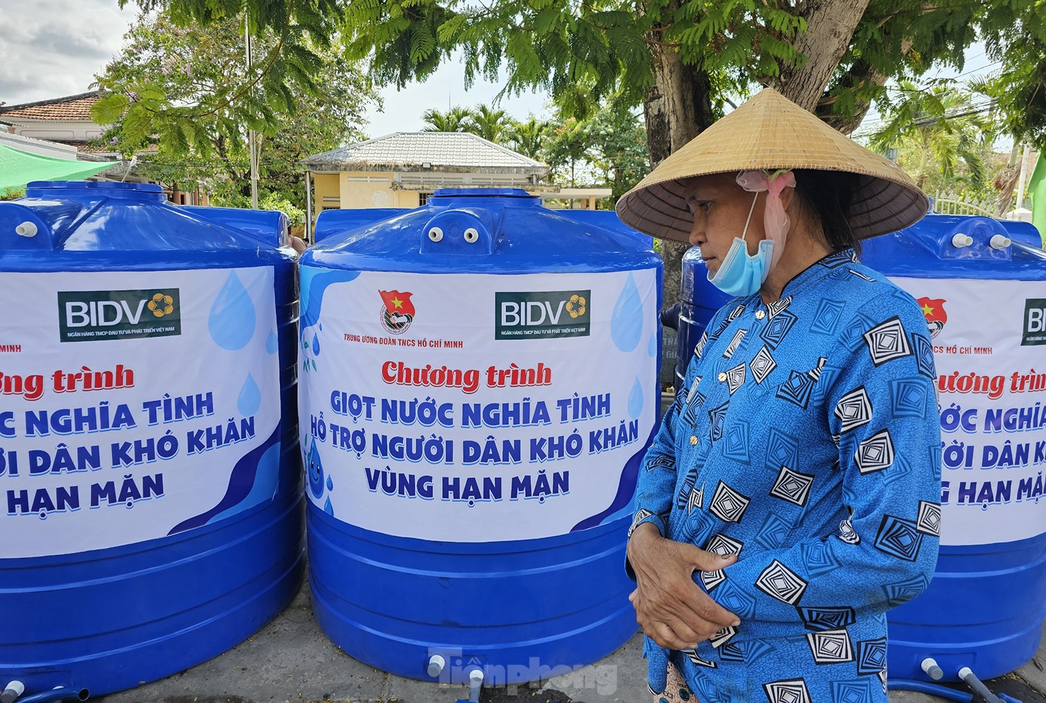 Trung ương Đoàn trao tặng hơn 4 tỷ đồng cho người dân vùng hạn mặn ĐBSCL ảnh 3