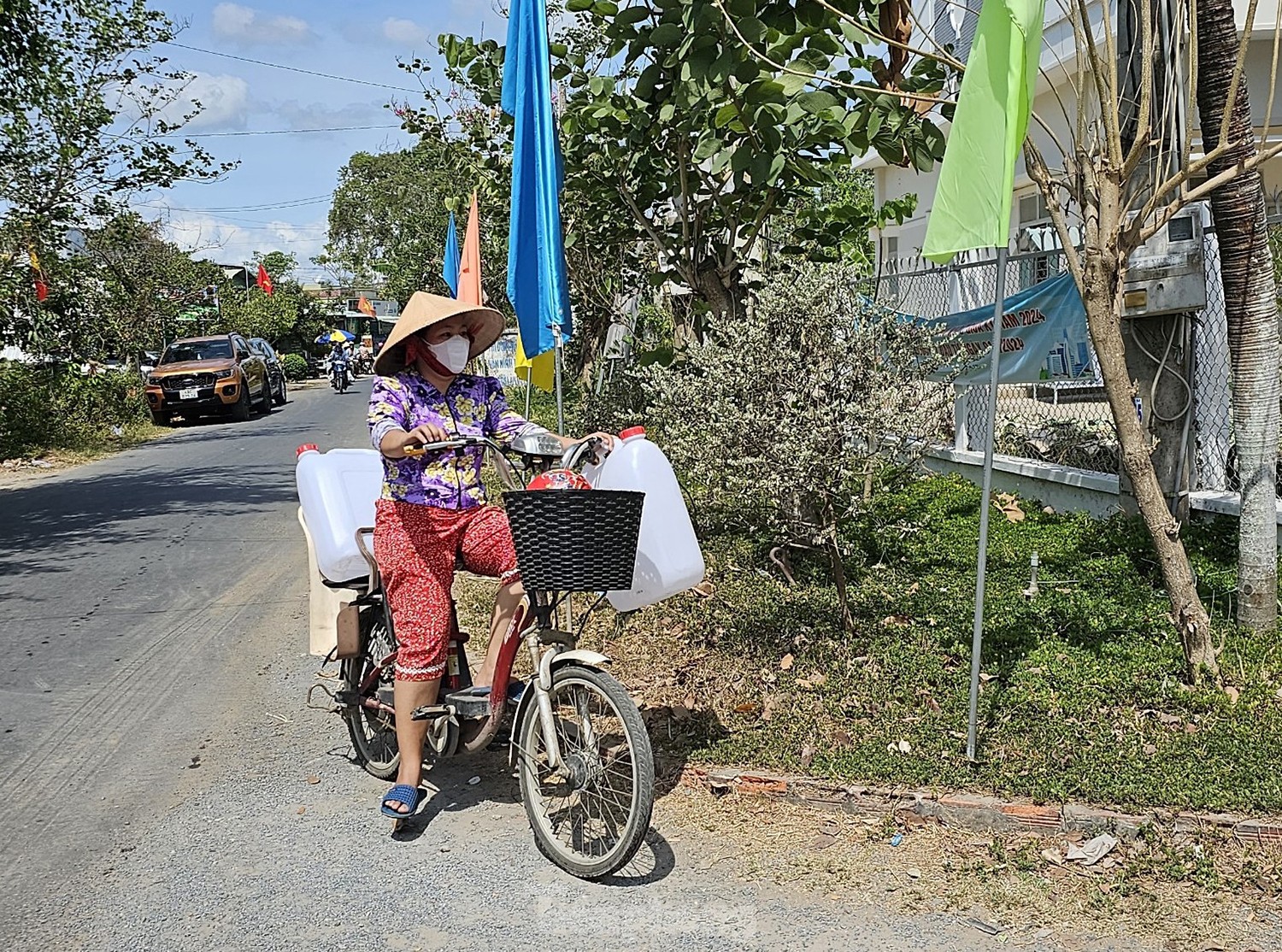 Trung ương Đoàn trao tặng hơn 4 tỷ đồng cho người dân vùng hạn mặn ĐBSCL ảnh 8