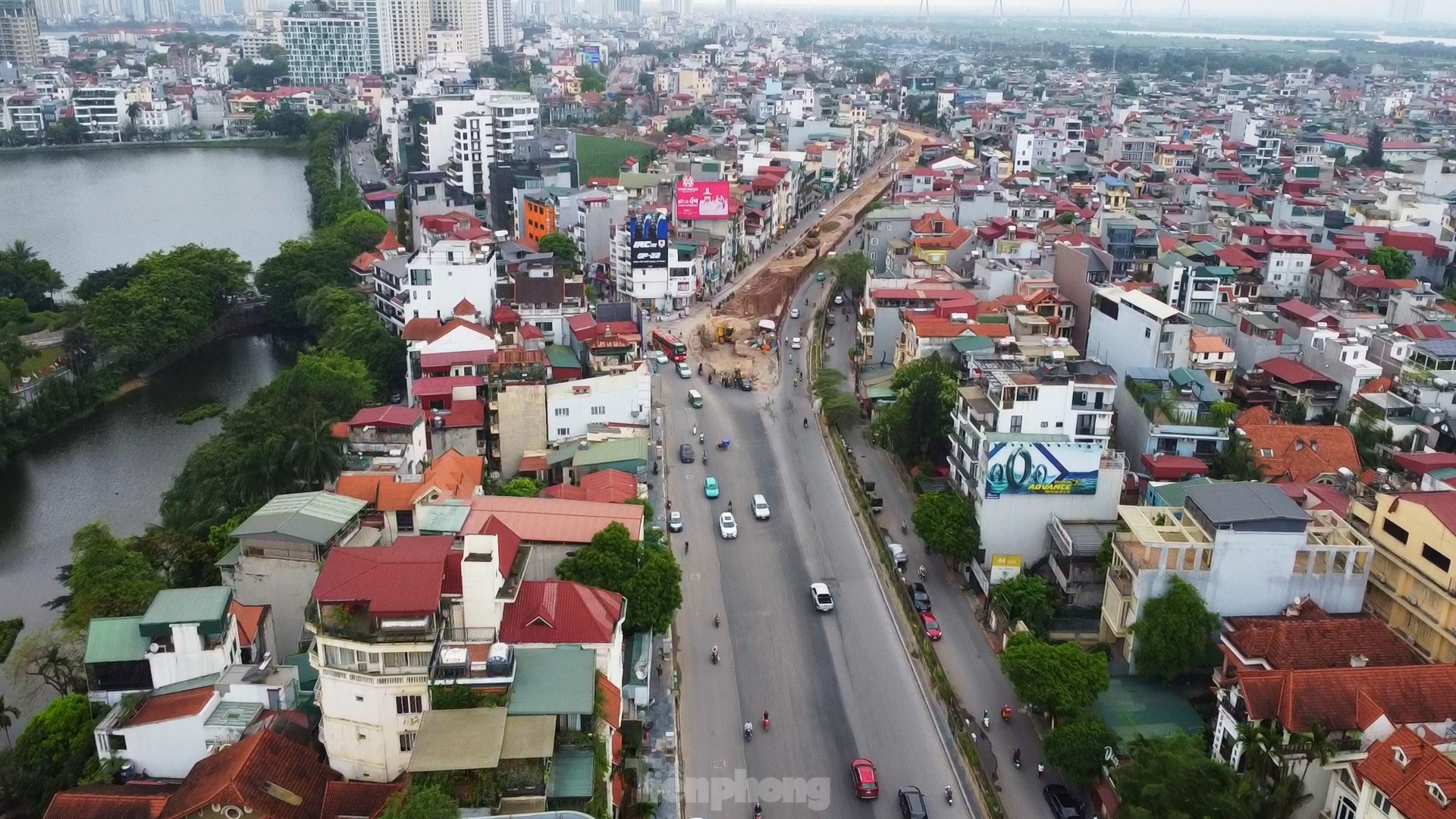 Nhìn gần một phần đường Âu Cơ - Nhật Tân vừa được đưa vào sử dụng ảnh 2