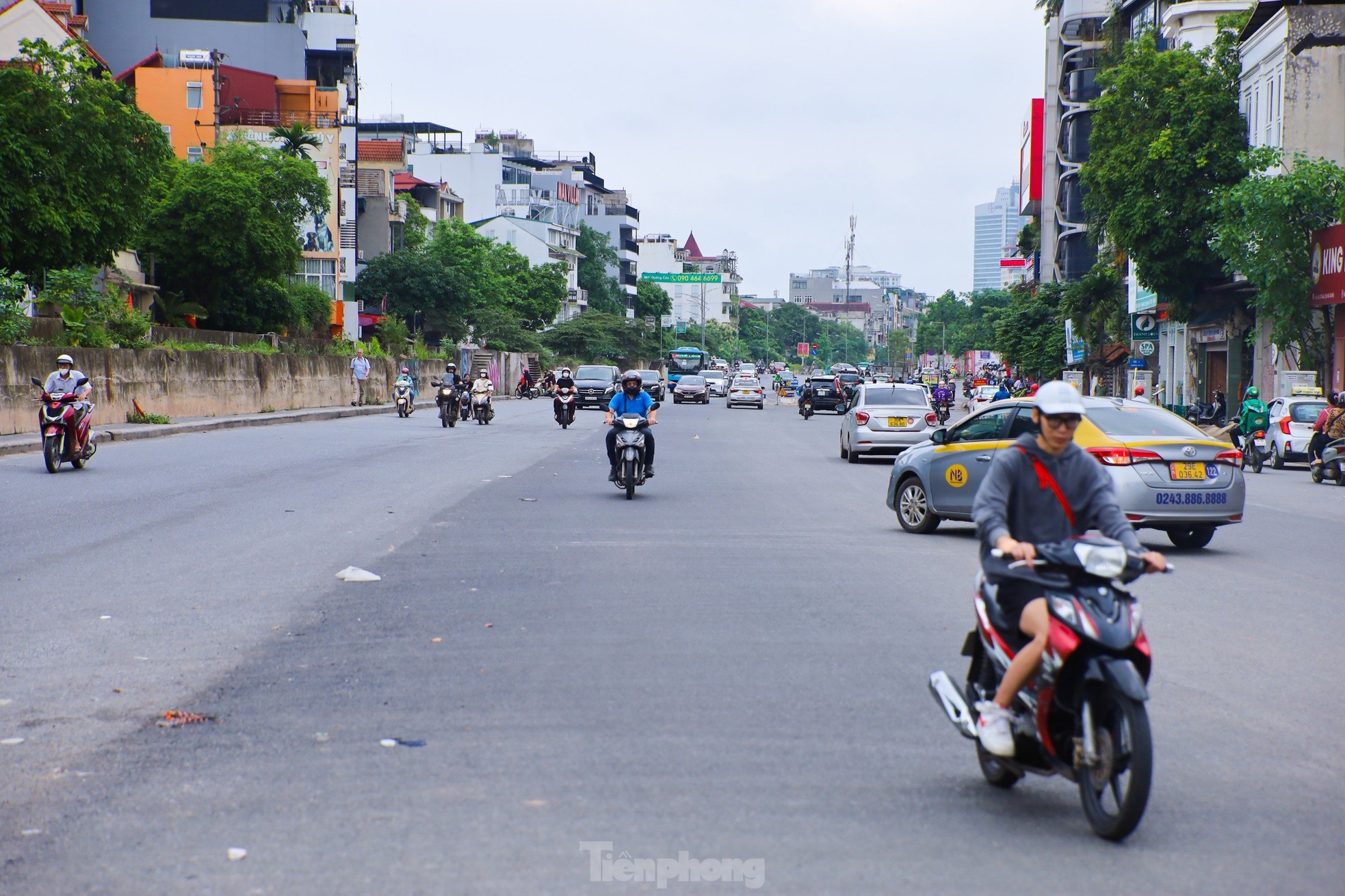 Nhìn gần một phần đường Âu Cơ - Nhật Tân vừa được đưa vào sử dụng ảnh 8