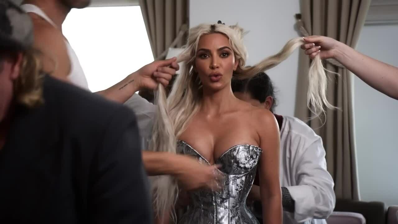 Video Kim Kardashian thở 