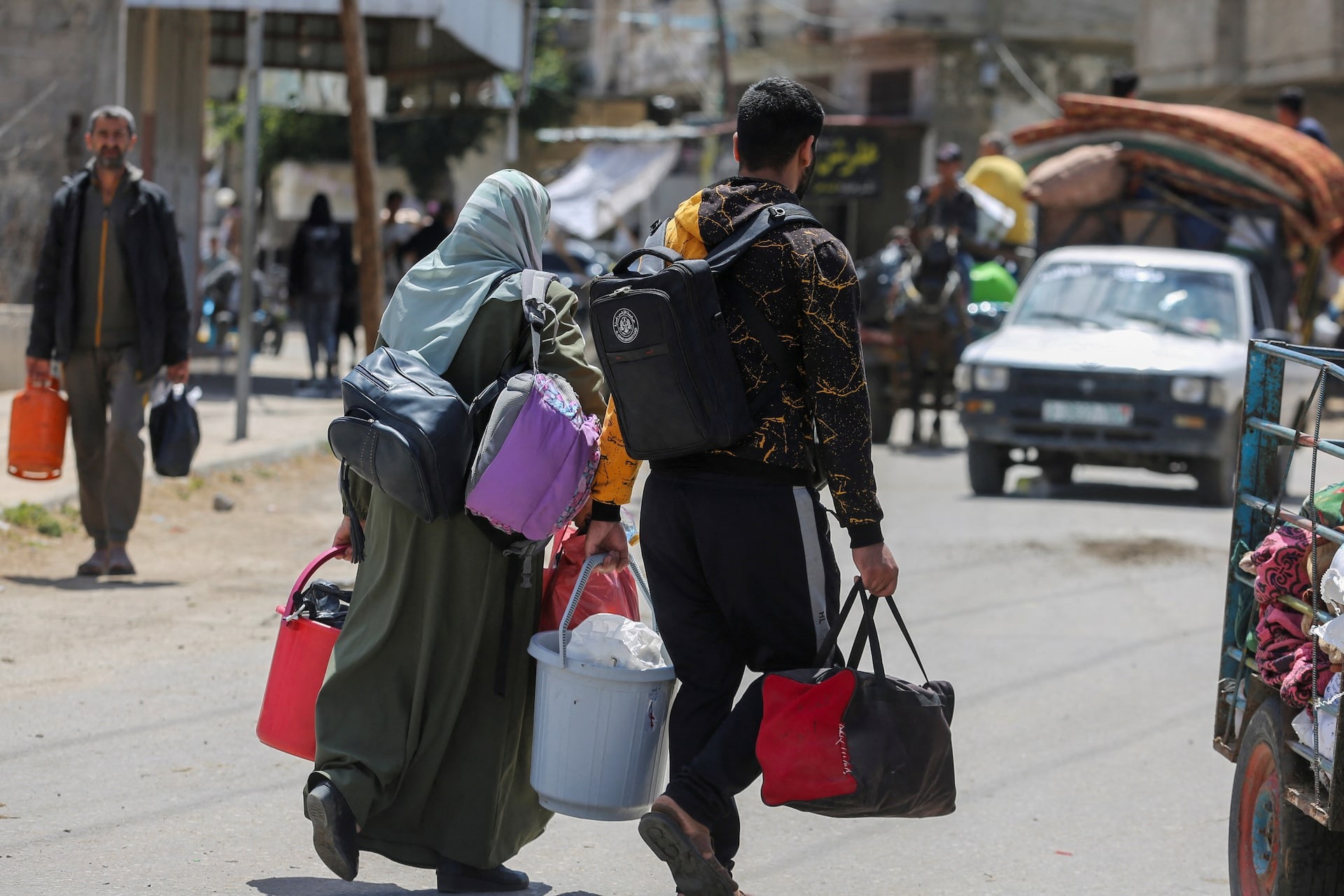 Người Palestine chán nản, hoảng loạn sơ tán khỏi 