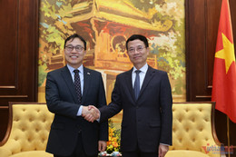 Menteri W-Nguyen Manh Hung menerima Duta Besar Korea (1).jpg