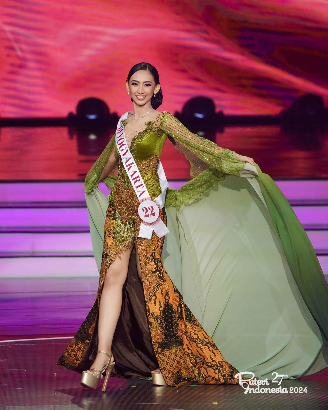 Indonesian beauty attracts attention at Miss International 2024 photo 5