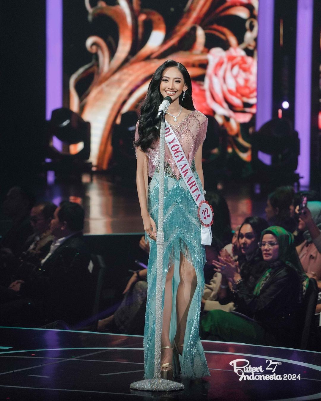 Indonesian beauty attracts attention at Miss International 2024 photo 7