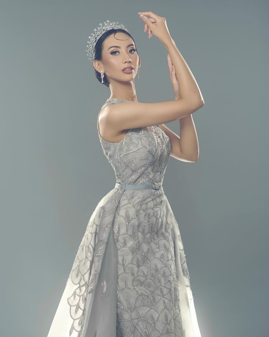 Indonesian beauty attracts attention at Miss International 2024 photo 18