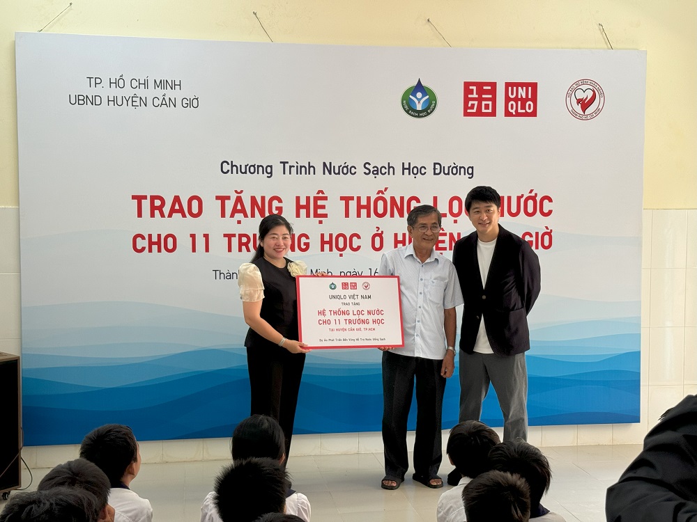 Trao tặng hệ thống lọc nước cho 11 điểm trường trên địa bàn huyện Cần Giờ