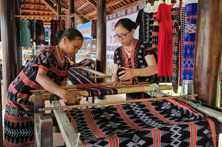 Thừa Thiên Huế: Lan tỏa nét đẹp văn hoá truyền thống các dân tộc - Ảnh 3.