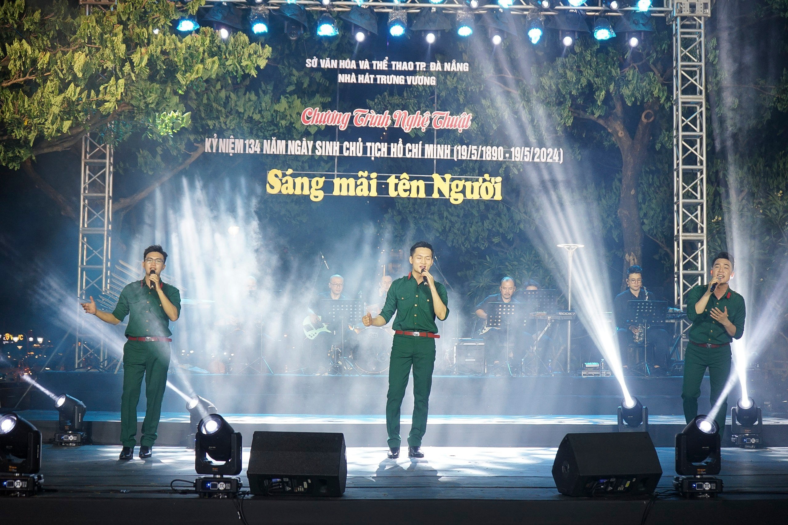 Đặc sắc chương trình nghệ thuật "Sáng mãi tên Người" - Ảnh 13.