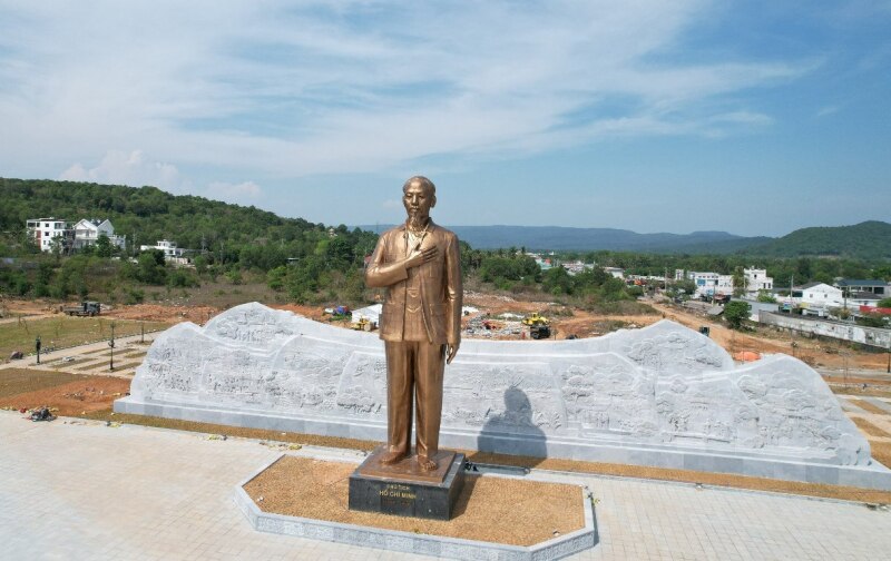 Kiên Giang: Khánh thành tượng đài Bác Hồ ở TP. Phú Quốc