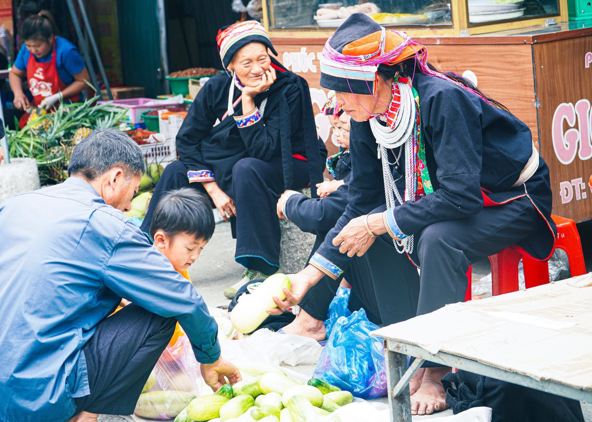 Vô số đặc sản núi rừng độc lạ trong phiên chợ vùng cao độc đáo ở mảnh đất địa đầu Tổ quốc- Ảnh 4.