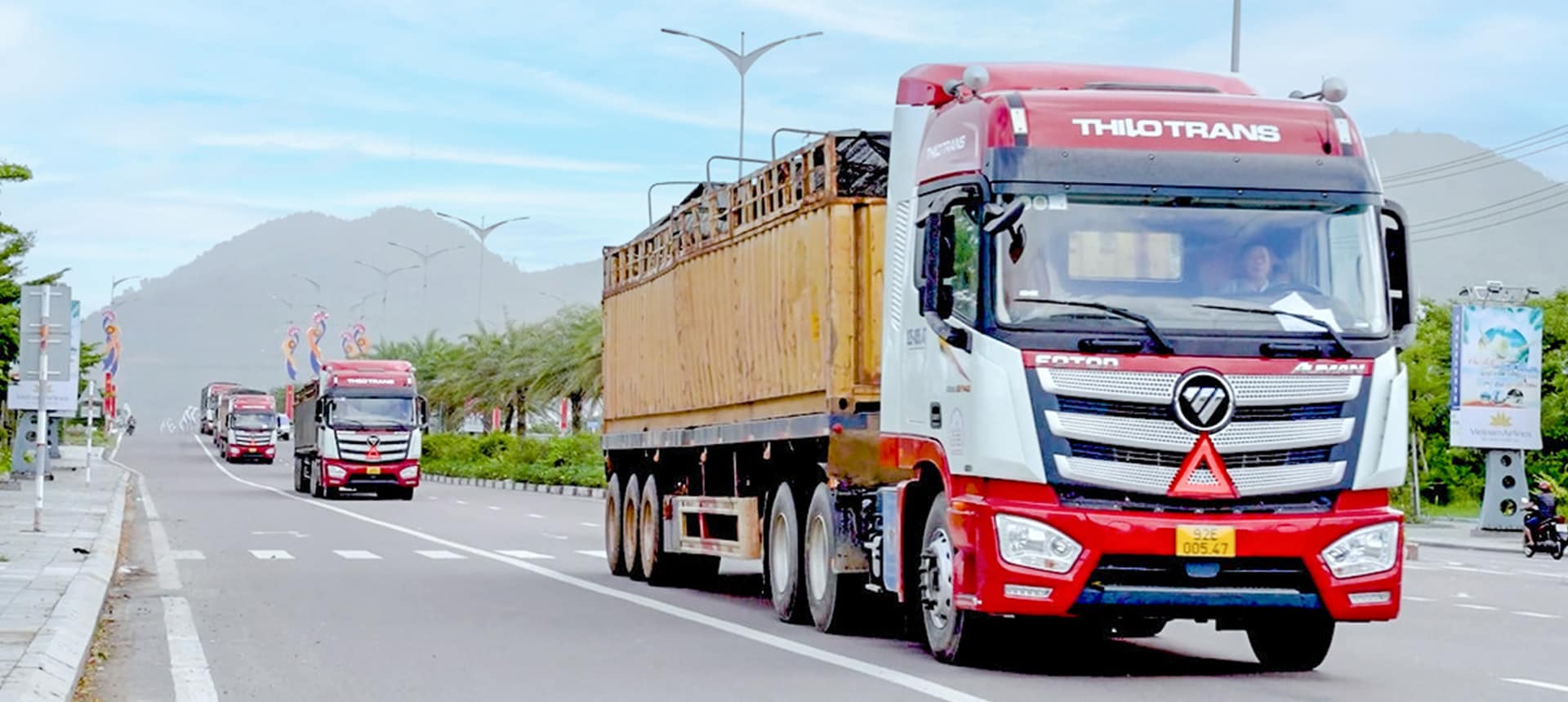 THILOTRANS bố trí phương tiện chuyên dụng, đội ngũ lái xe, nhân sự giám sát phù hợp cùng quy trình vận chuyển khoa học, đúng tiêu chuẩn kỹ thuật