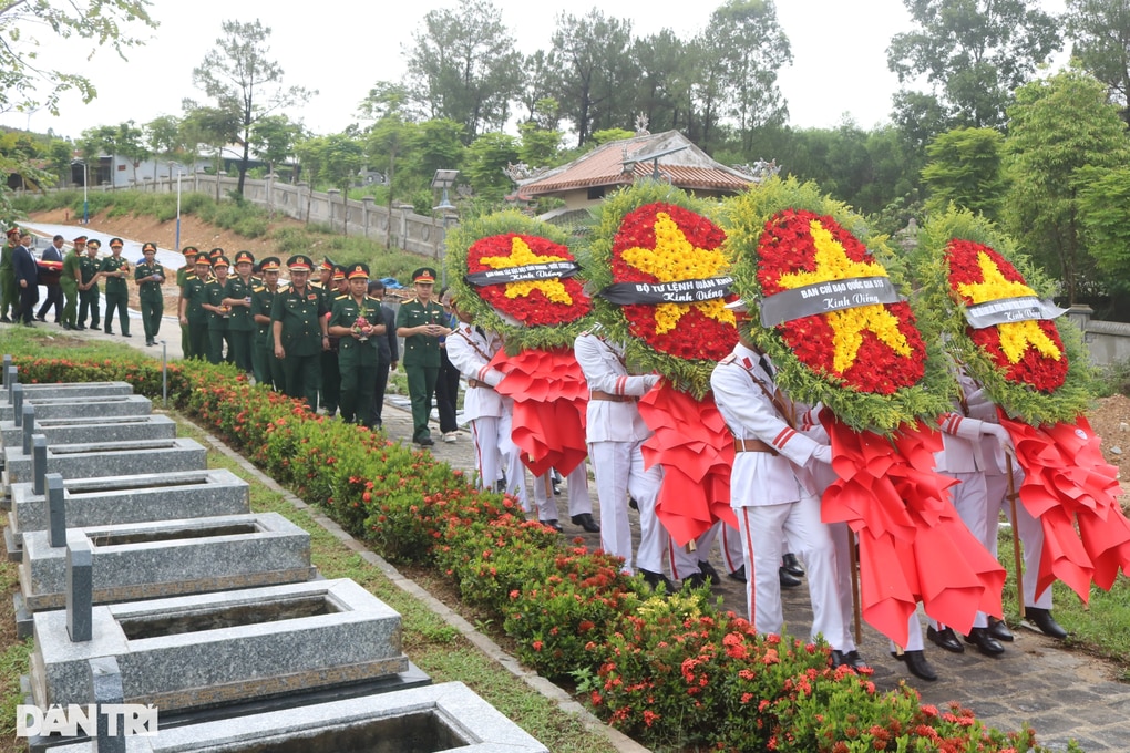 Truy điệu, an táng 12 hài cốt liệt sỹ nằm lại trên đất Lào - 3